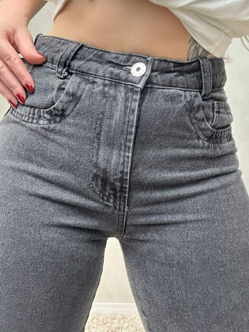 Calça Jeans Mom Preta Destonada